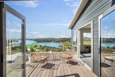 /international/nz/paihia-far-north-380066124393/