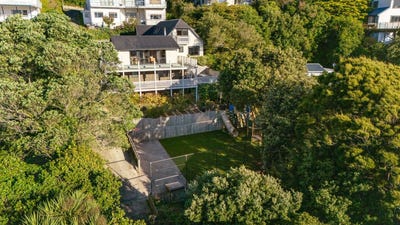 /international/nz/147-seatoun-heights-road-miramar-wellington-city-380066109431/