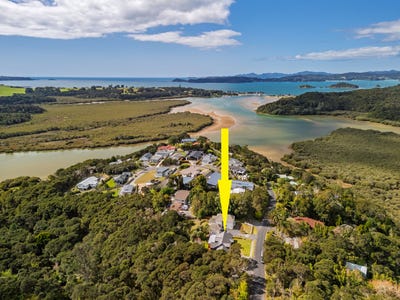 /international/nz/16-causeway-road-paihia-far-north-380066105497/