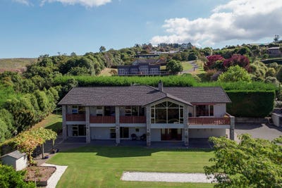 /international/nz/534-gillespie-place-acacia-bay-taupo-380066108958/