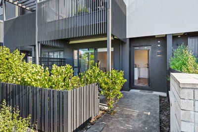/international/nz/71-hobsonville-point-road-hobsonville-waitakere-city-380066091799/