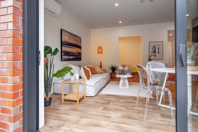 /international/nz/queenstown-central-central-otago-lakes-district-380066089070/