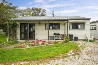 /international/nz/4-mcqueens-road-cheviot-hurunui-380066100842/