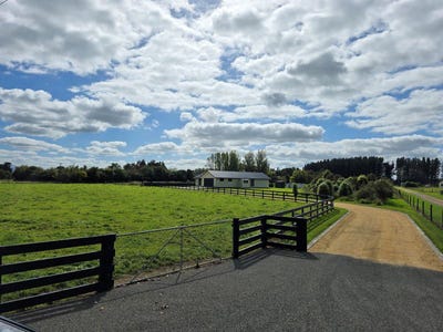 /international/nz/park-road-carterton-wellington-380066076823/