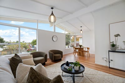 /international/nz/104-farquhar-road-glendene-waitakere-city-380066106564/