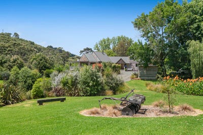 /international/nz/275-inland-road-helensville-rodney-380066080329/