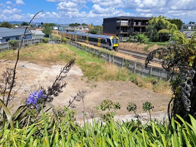 /international/nz/12-weymouth-road-manurewa-manukau-city-380066147220/