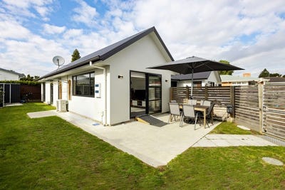 /international/nz/forest-lake-hamilton-city-380066122938/