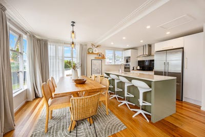 /international/nz/12-shipton-place-blockhouse-bay-auckland-city-380066108821/