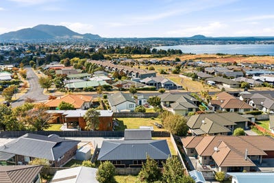 /international/nz/7-lakewood-drive-nukuhau-taupo-380066119585/
