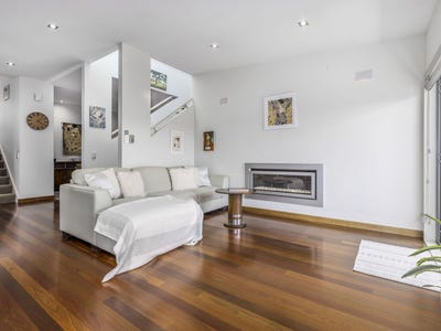 /international/nz/12-charlotte-way-raumati-south-kapiti-coast-380066117000/