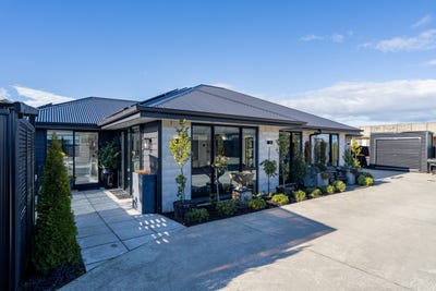 /international/nz/77-cargill-street-waikiwi-invercargill-city-380066172354/