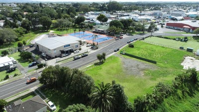 /international/nz/6-8a-matthews-ave-kaitaia-far-north-380066123374/