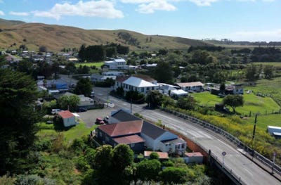 /international/nz/8-jones-street-porangahau-central-hawkes-bay-380066118870/