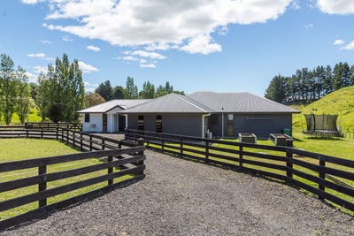 /international/nz/263-millars-road-carterton-wairarapa-380066091682/