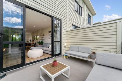 /international/nz/17-lyon-avenue-mount-albert-auckland-city-380066101705/