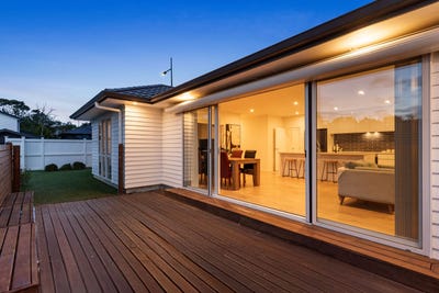 /international/nz/11-barrels-close-kumeu-rodney-380066117355/