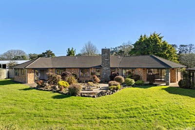 /international/nz/131-foster-road-kumeu-rodney-380066111216/