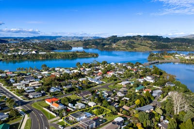 /international/nz/70-wainui-road-raglan-waikato-380066110741/