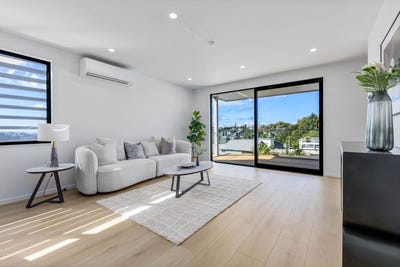 /international/nz/browns-bay-north-shore-city-380066084507/