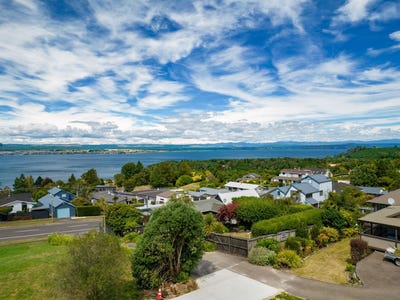 /international/nz/102-wakeman-road-acacia-bay-taupo-380066080755/