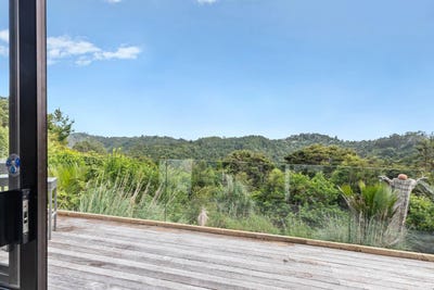 /international/nz/180-noakes-hill-road-puhoi-rodney-380066084556/