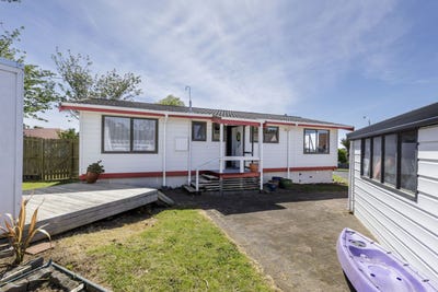 /international/nz/2-honnor-place-hurdon-new-plymouth-380066106262/