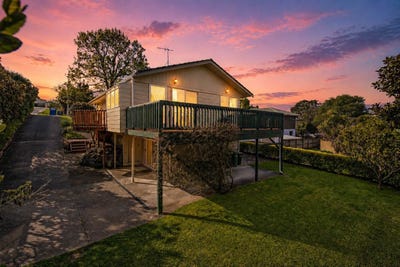 /international/nz/56-mirrabooka-avenue-botany-downs-manukau-city-380066086790/