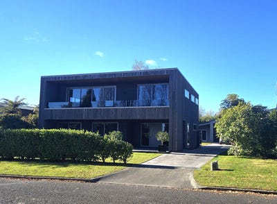 /international/nz/keitha-place-kinloch-taupo-380066117937/