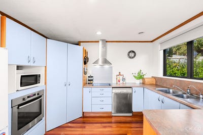 /international/nz/24-titiro-moana-road-korokoro-lower-hutt-city-380066093654/