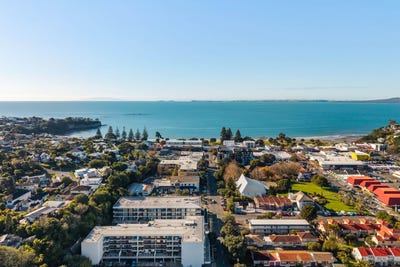 /international/nz/19-bute-road-browns-bay-north-shore-city-380066076939/