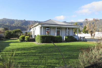 /international/nz/51-dick-street-reefton-buller-380066099202/