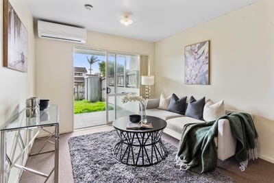/international/nz/242-great-north-road-henderson-waitakere-city-380066121987/