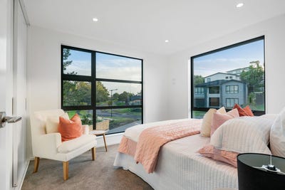 /international/nz/11-pharlap-drive-northcross-north-shore-city-380066161401/