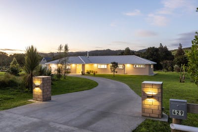 /international/nz/429-waitoki-road-wainui-gisborne-380066110842/