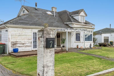 /international/nz/cracroft-street-waitara-new-plymouth-380066099368/