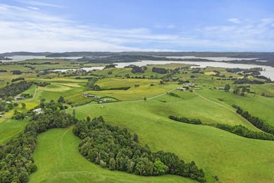 /international/nz/201-checkley-road-raglan-waikato-380066099077/