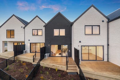 /international/nz/14-molley-green-place-mount-roskill-auckland-city-380066174693/