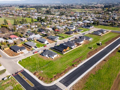 /international/nz/0-peaks-avenue-carterton-wairarapa-380066120439/
