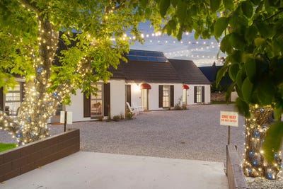 /international/nz/56-sunderland-street-clyde-central-otago-lakes-district-380066094278/
