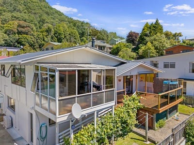 /international/nz/73-devon-street-picton-marlborough-380066093195/