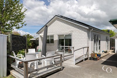 /international/nz/24-mill-road-clive-hastings-380066081788/