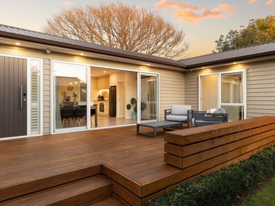 /international/nz/forest-lake-hamilton-city-380066175877/