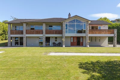 /international/nz/534-gillespie-place-acacia-bay-taupo-380066147860/