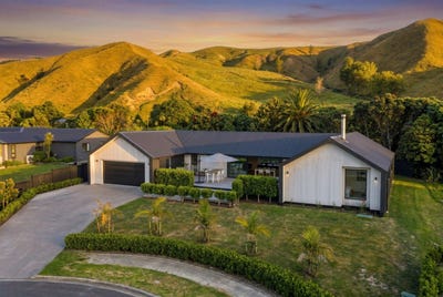 /international/nz/17-sandy-cove-wainui-gisborne-380066118799/