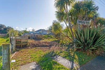 /international/nz/43-ranfurly-street-outer-kaiti-gisborne-380066106123/