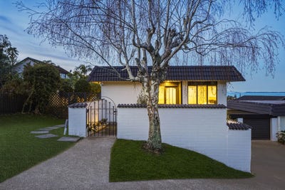 /international/nz/29-aberdeen-road-castor-bay-north-shore-city-380066167196/
