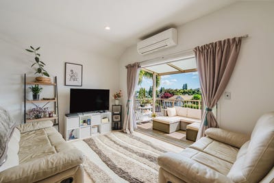 /international/nz/victoria-street-whitiora-waikato-380066098256/