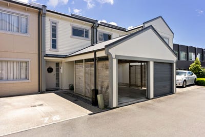 /international/nz/232-middleton-road-glenside-wellington-city-380066111361/