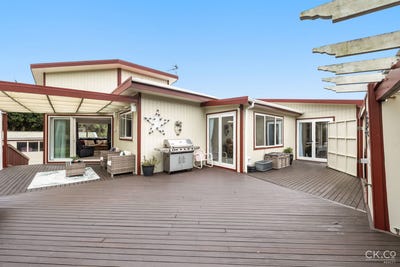 /international/nz/144-riverside-drive-waiwhetu-lower-hutt-city-380066093501/